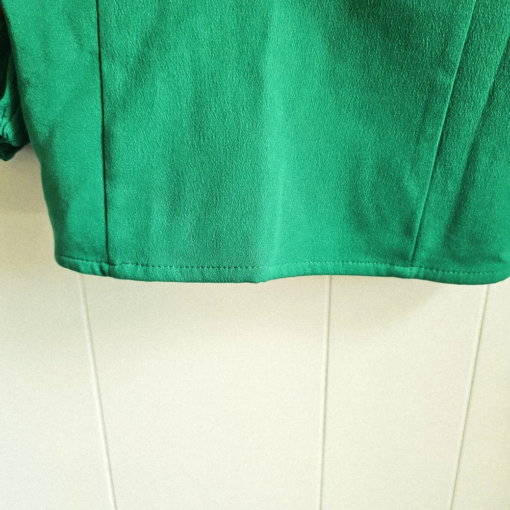 ☆ A&F Kelly Green Sweetheart Top